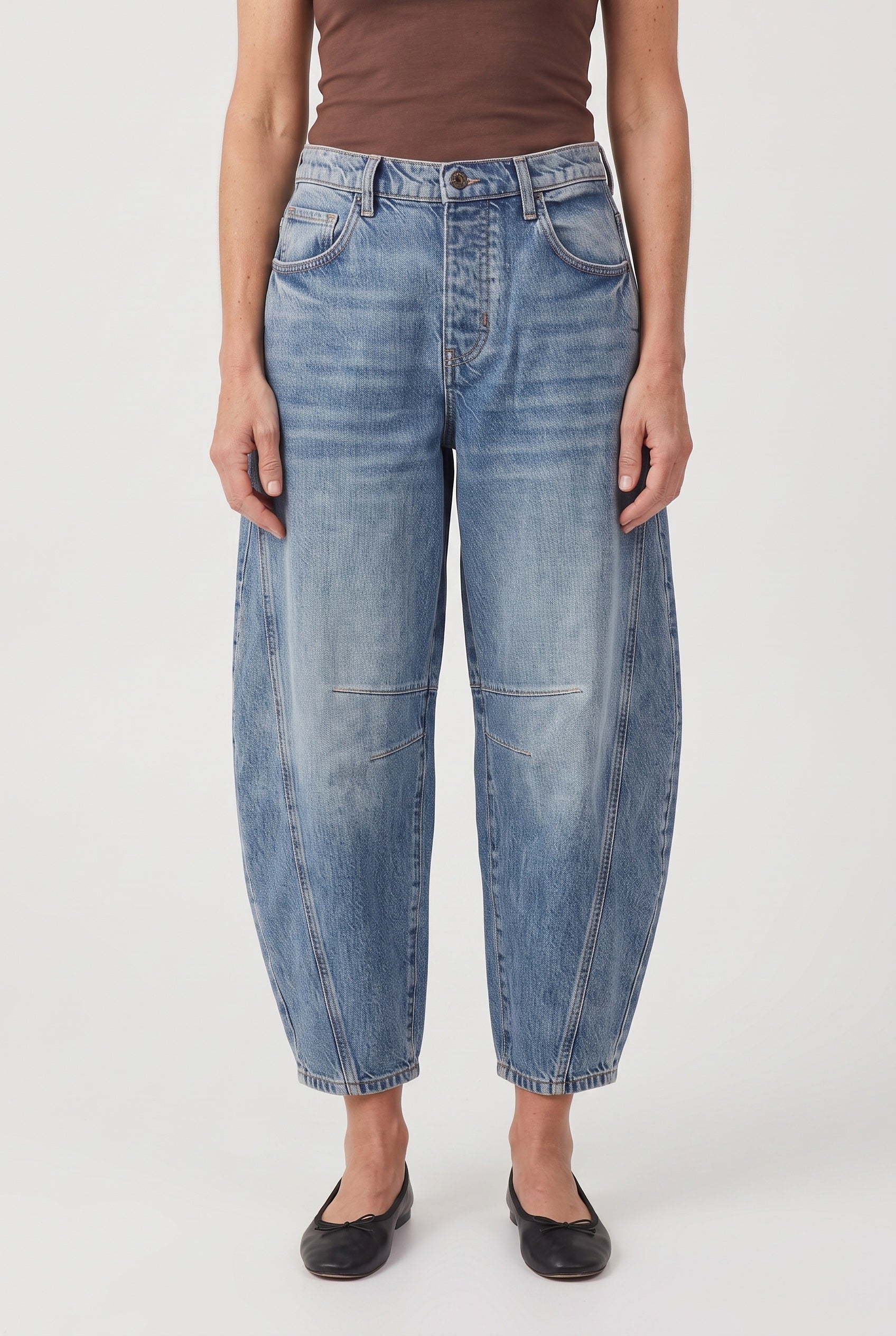 Jean Femme | Coupe Barrel Taille Mi-Haute Cinq Poches Bas Cheville - 1