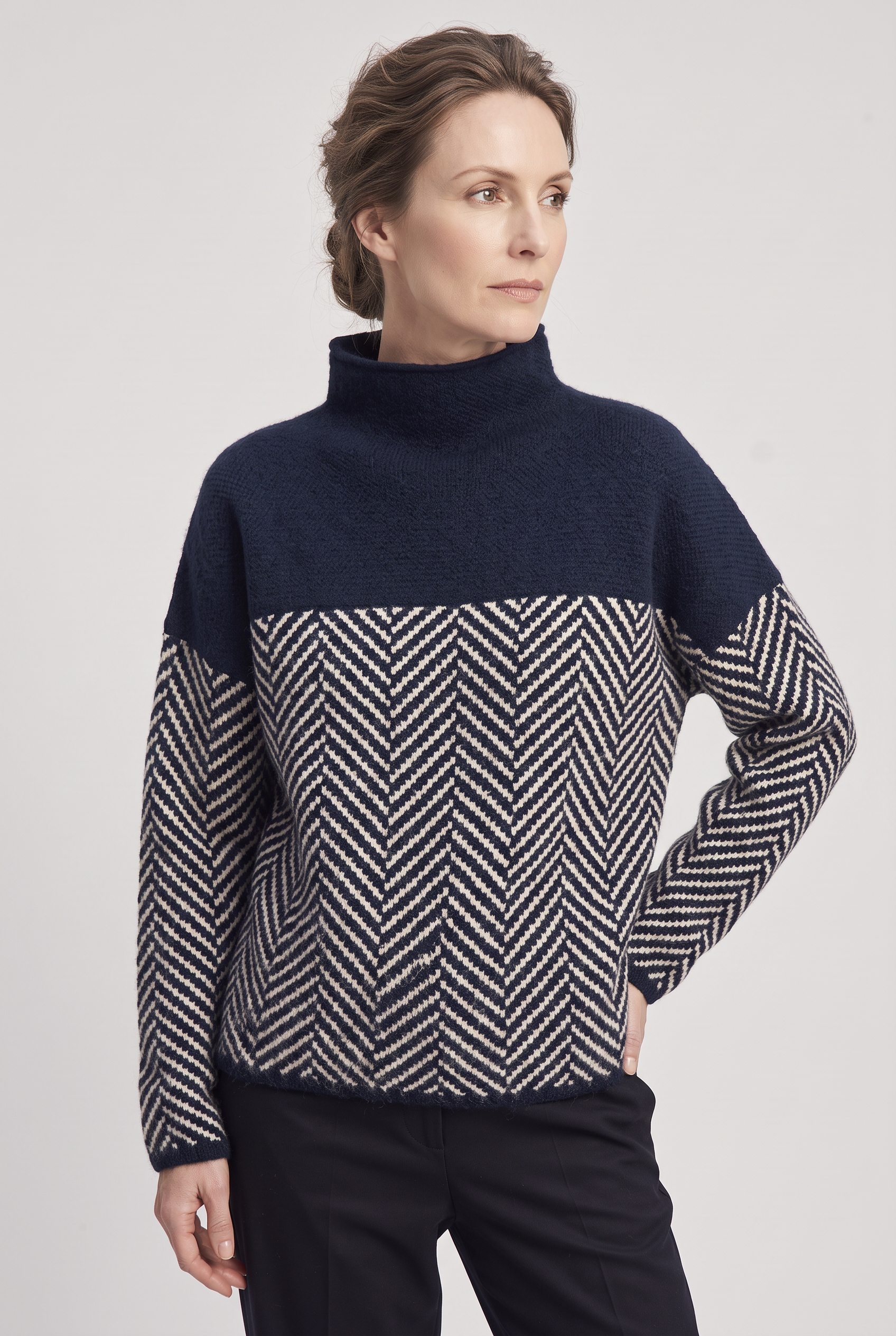 Pull Femme | Col Cheminée Motif Chevrons Empiècement Contrasté - 4