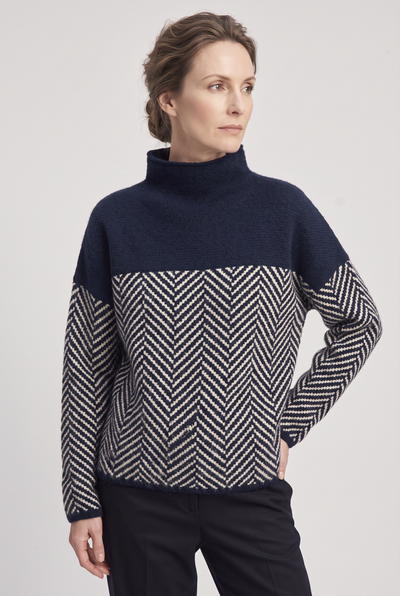 Pull Femme | Col Cheminée Motif Chevrons Empiècement Contrasté - 4